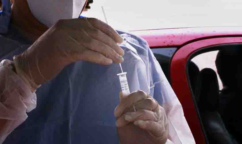 Drive Thru de testagem rápida é realizado na manhã deste sábado, 22, no estacionamento do Palácio Rio Madeira, em Porto Velho; ações seguem até 13h