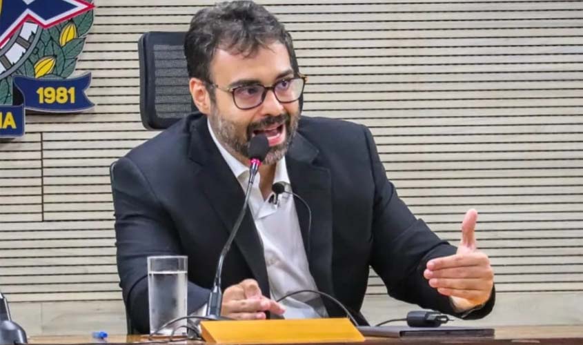 Pessoas com HIV/AIDS ainda enfrentam discriminação em concursos públicos no Brasil