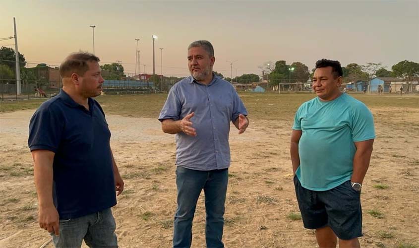 Vereador Everaldo Fogaça solicita troca de lâmpadas no campo de futebol e no conjunto Rio Jamari 