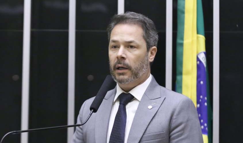 Santander reintegra bancário demitido injustamente