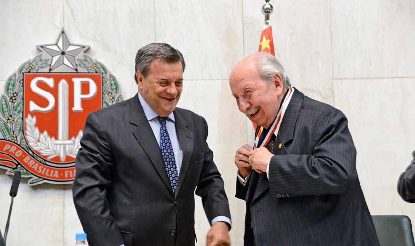 Assembleia de São Paulo homenageia Almino Affonso