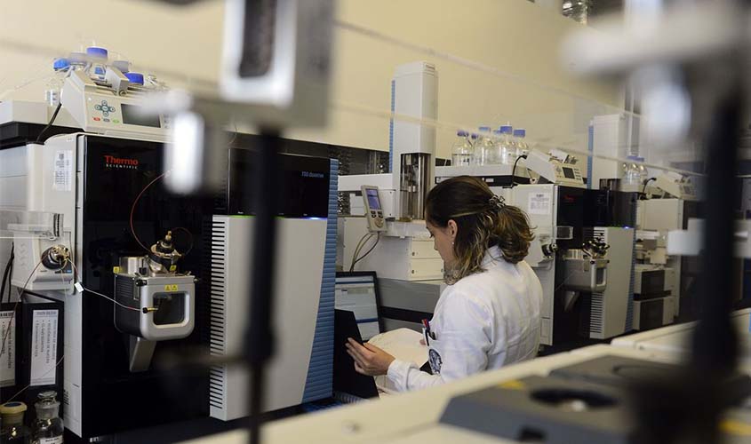 Capes anuncia novas regras para bolsas de pós-graduação