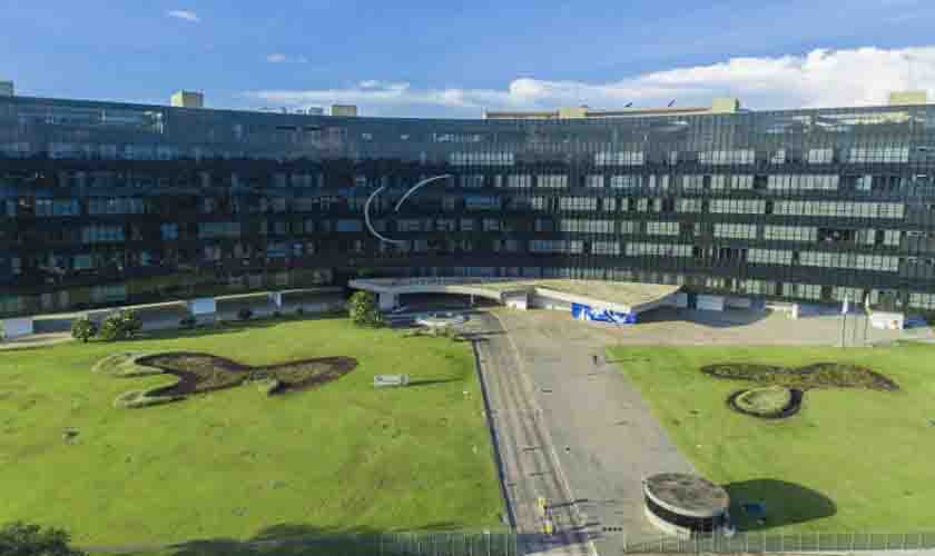 TST define tese jurídica sobre processos relativos à licitude da terceirização