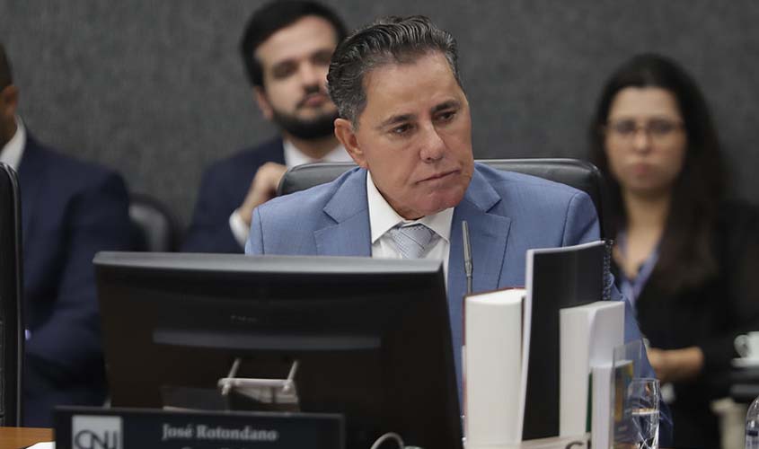 Plenário afasta desembargador acusado de imprudência em processos trabalhistas