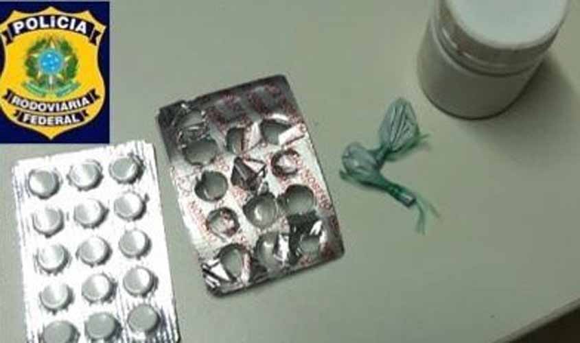 Caminhoneiro é flagrado pela PRF dirigindo mais de 30 horas sem descanso