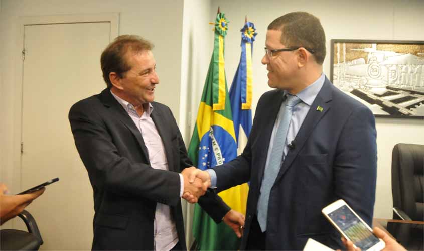 Hildon Chaves e Marcos Rocha firmam acordo para concessão da rodoviária ao Município