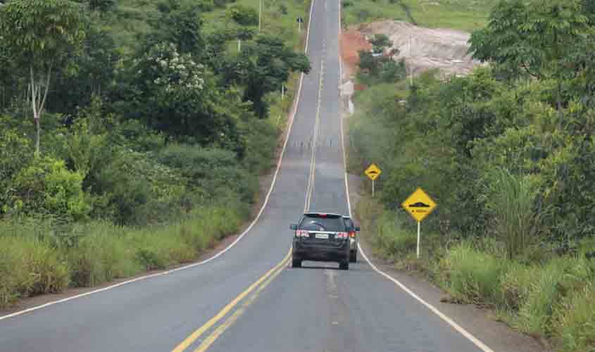Rodovias asfaltadas e aeroportos recebem serviços de sinalização horizontal em Rondônia