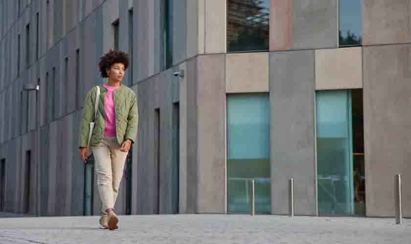 Conforto: saiba como montar looks com tênis para o dia a dia