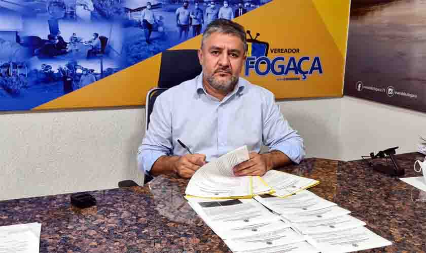 Transporte escolar rural de União Bandeirantes paralisa atividades por falta de combustível em ônibus