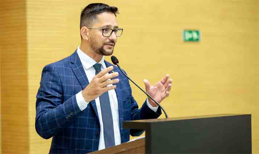 Deputado Anderson Pereira indica construção de ponte de concreto para colocar fim na travessia de balsa na RO-459