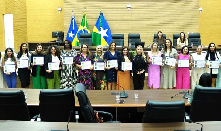 Sessão Solene faz homenagem às mulheres que promovem avanços e conquistas para o gênero feminino
