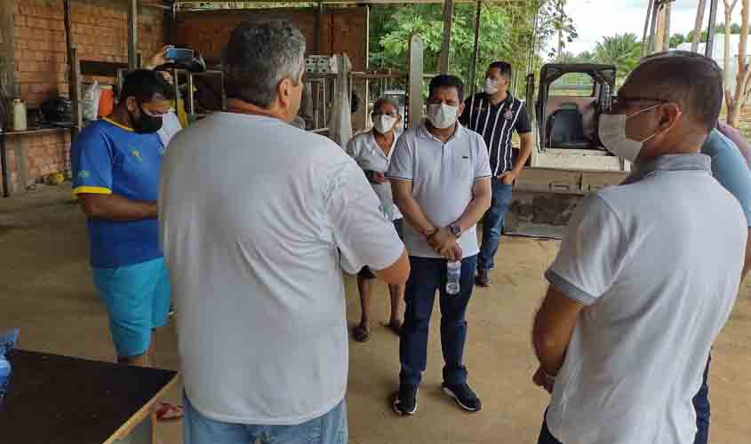 Jair Montes visita setor chacareiro em Porto Velho e pede que prefeitura providencie a recuperação da estrada