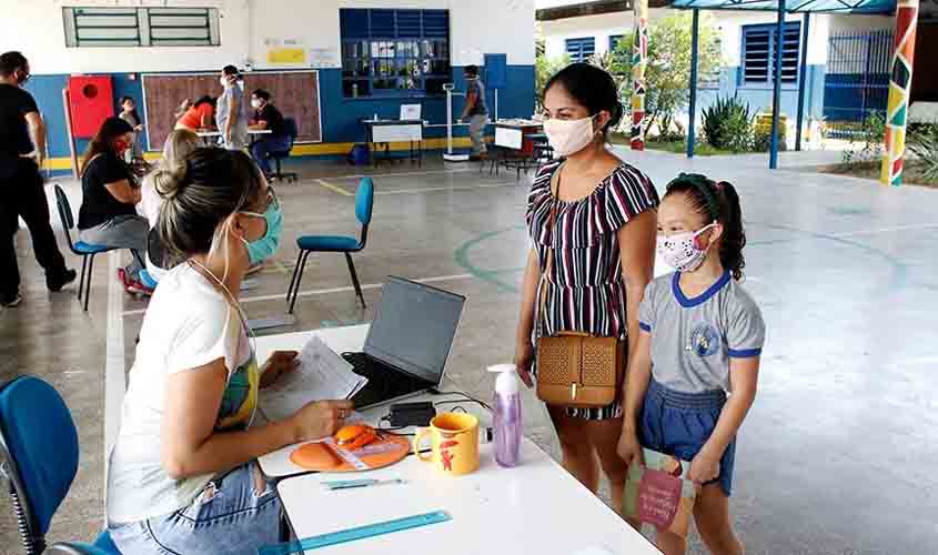 Senado pode votar diretrizes para retorno às aulas presenciais