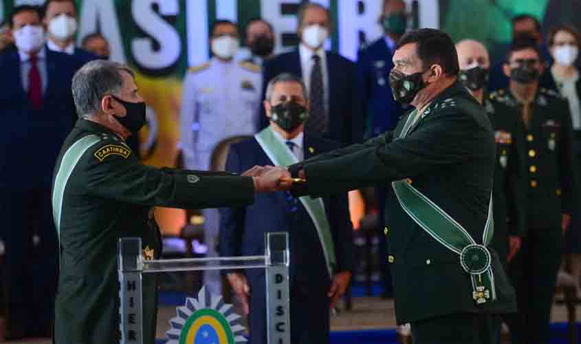 Urgente: Intervenção Militar  