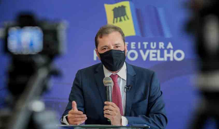 Prefeito garante que processo para a compra de vacinas não causa prejuízo ao município