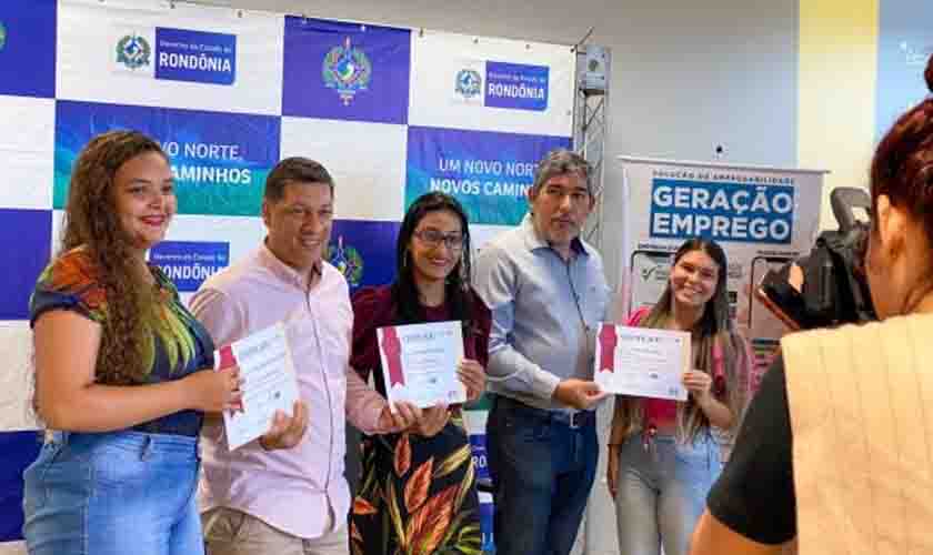 Concluído 1º ciclo de cursos oferecidos pelo “Geração Emprego”; 60 alunos recebem certificados de participação