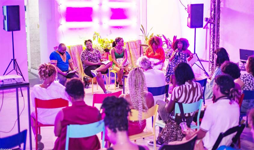 LGBTQIA+ negros relatam agressões recorrentes na internet