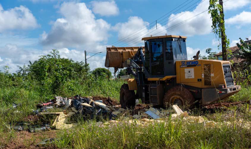 Equipes da Prefeitura de Porto Velho seguem trabalhando no bairro Três Marias