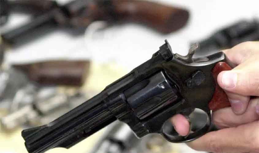 Comissão da Câmara aprova porte de arma para oficiais de justiça