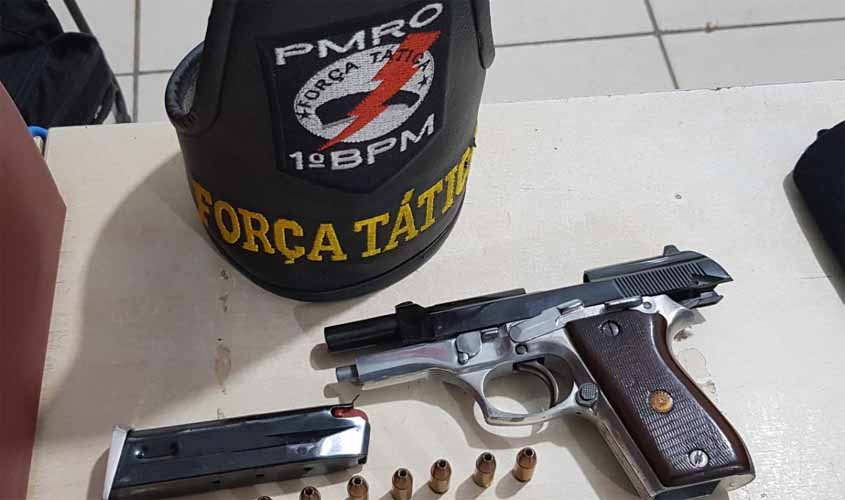 ForçaTática prende jovem homicida portando pistola em embarcação em Porto Velho