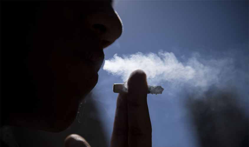 AGU cobra de indústrias de cigarro ressarcimento de gasto com fumantes