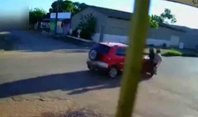 Vídeo registra acidente onde mulher morre após ser atropelada por dois veículos
