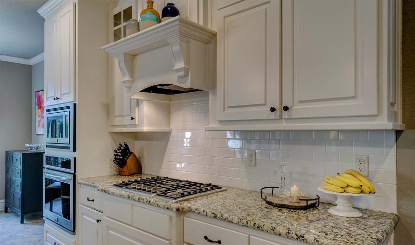 Saiba como proteger seus eletrodomésticos dos picos de energia