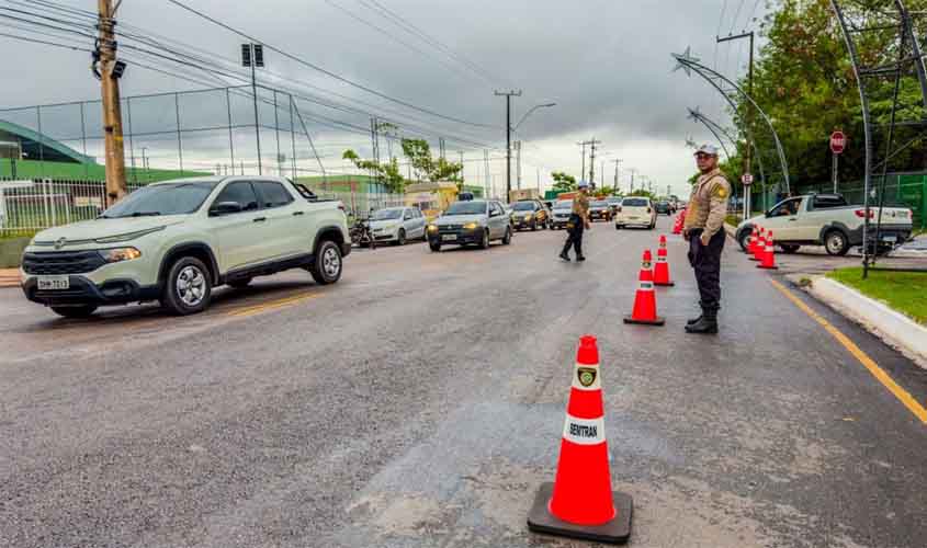 Rua Bela será interditada para estacionamento de ônibus durante o Arraiá da Prefs