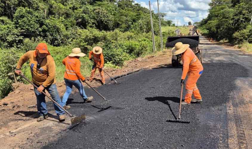 Mais de 35 km da RO-383 já receberam manutenção do governo de RO