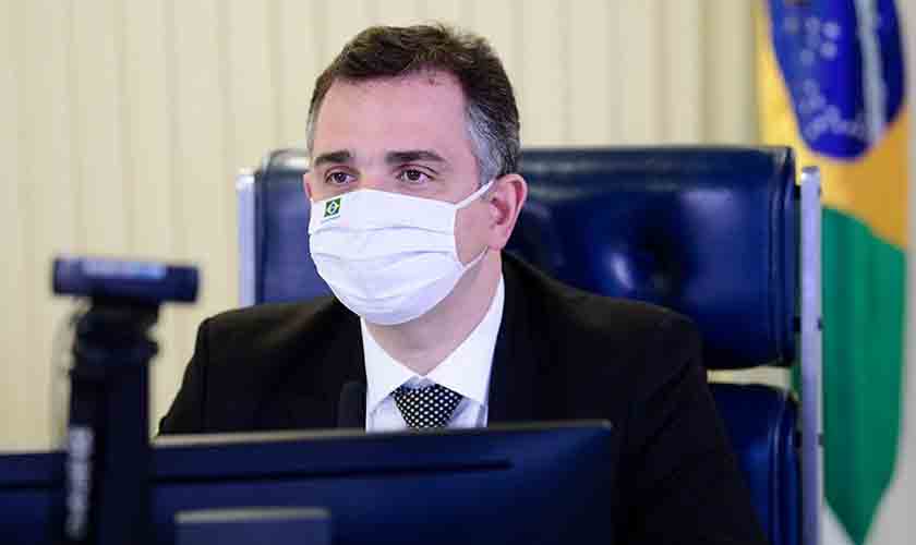 Senadores lamentam ataques de Bolsonaro a trabalho da imprensa