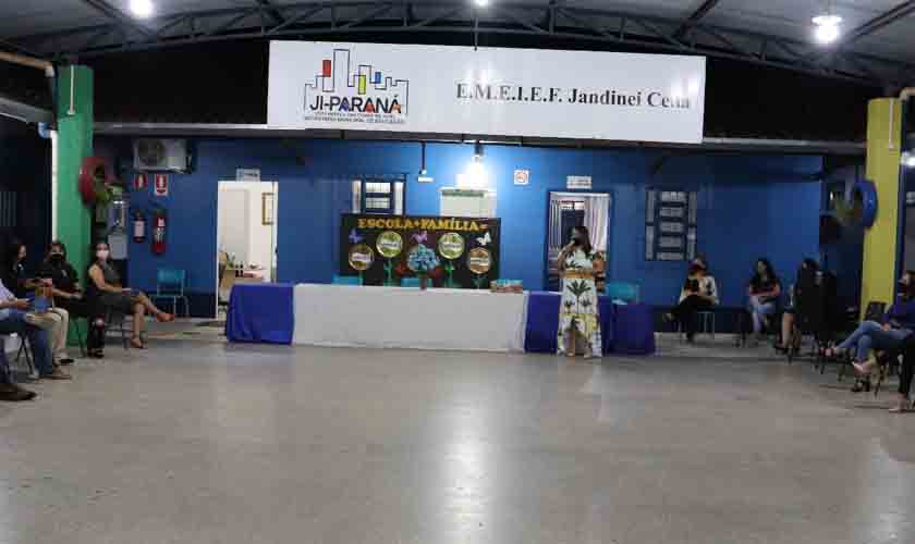 Semed realiza encontro com professores da EJA