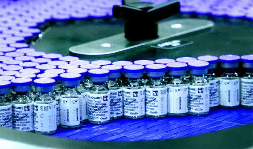 Com doses próximas do vencimento, Saúde amplia vacinação contra dengue