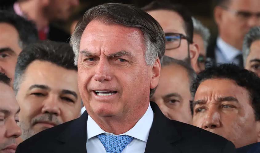 Bolsonaro: defesa participa de depoimento sobre arma