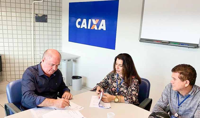 Marcito assina contrato com a Caixa e garante recursos para ETE do Rondon I