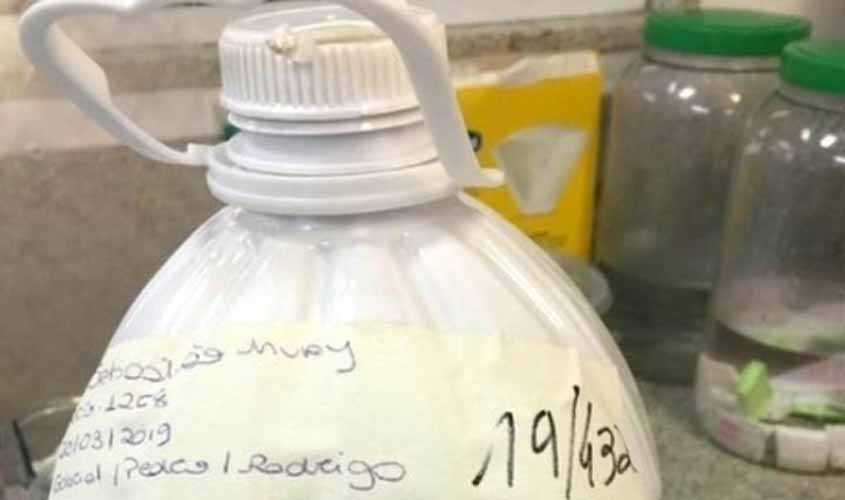 Hospital devolve rim em garrafa após atrasar exame