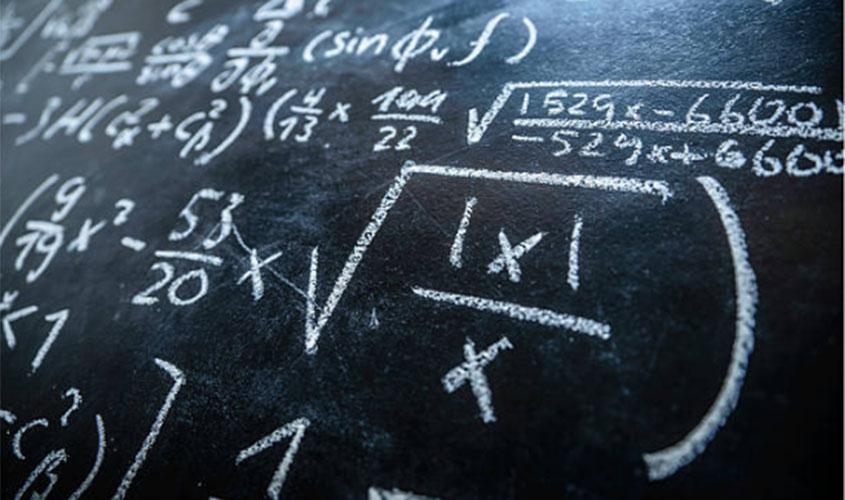 Caixa deve reintegrar técnico bancário que dá aulas de matemática na rede pública