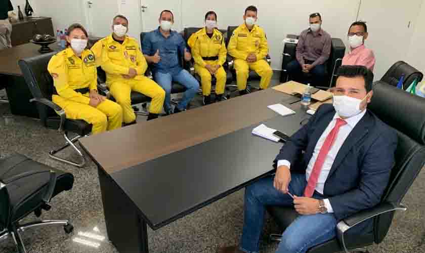 Deputado Marcelo Cruz corrige injustiça contra bombeiros civis de Rondônia