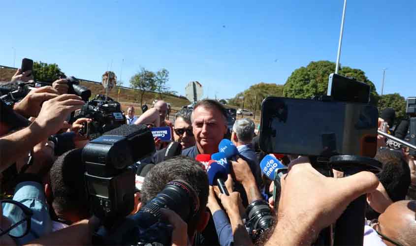 Bolsonaro nega ter descumprido proibição de uso de redes sociais