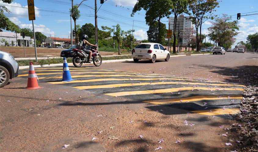 Prefeitura reforça sinalização de lombadas em Porto Velho