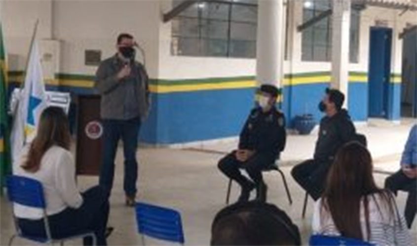 Após reforma, Governo realiza descerramento da placa oficial do Colégio Tiradentes VI