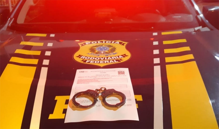 Em Porto Velho/RO, PRF cumpre mandado de prisão