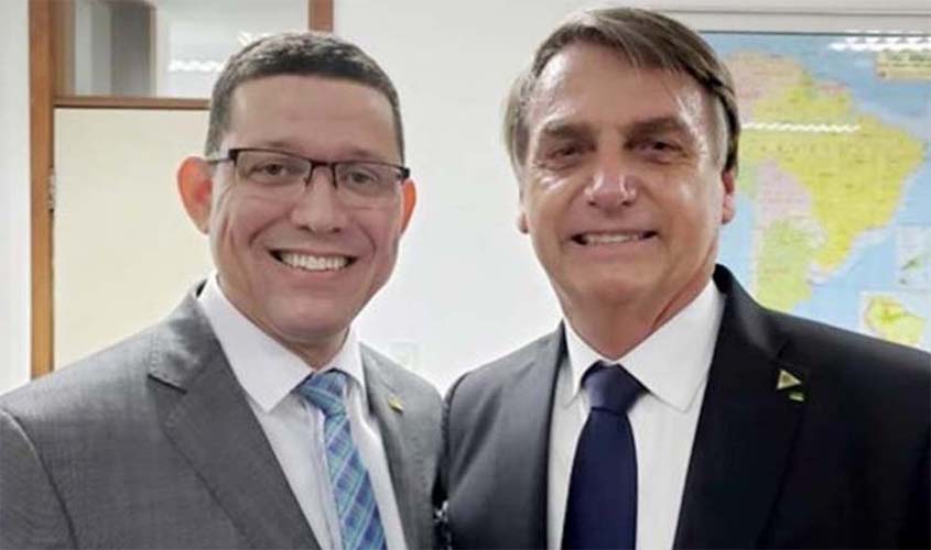 Candidatos brigam na justiça para usar imagem de Bolsonaro