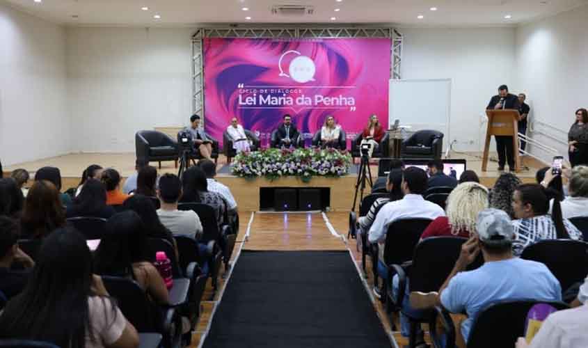 Em ambiente acadêmico, MPRO encerra programação do Agosto Lilás com palestras sobre protocolo de julgamento com perspectiva de gênero