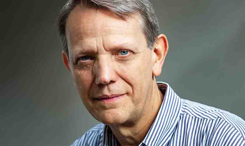 Entre o ridículo e o ameaçador