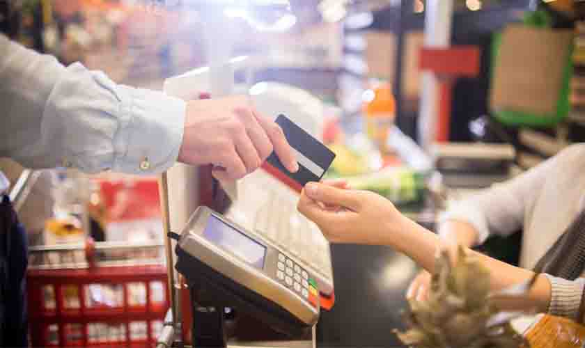 Mensageiro receberá auxílio-alimentação fornecido apenas a empregados internos de associação