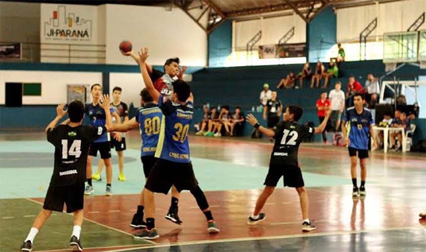 Semes inaugura atividades da Escolinha de Handebol