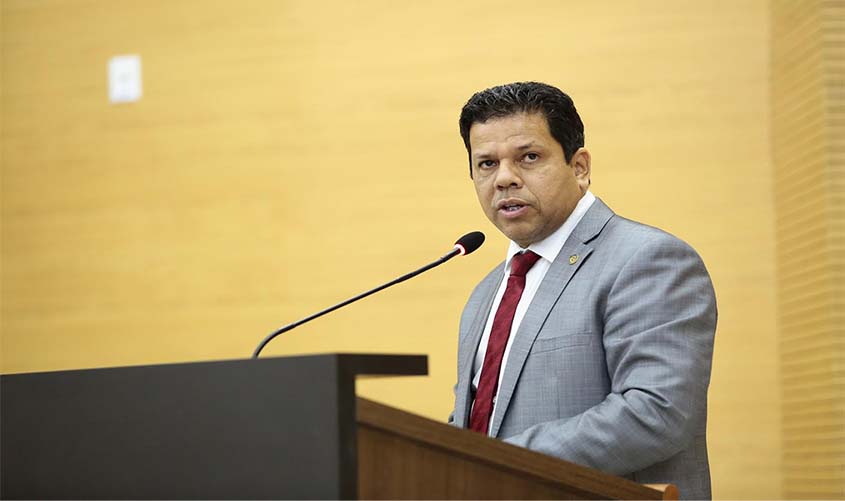 Jair Montes demonstra preocupação com eleição de diretores de escolas e PM’s que atuam com educação