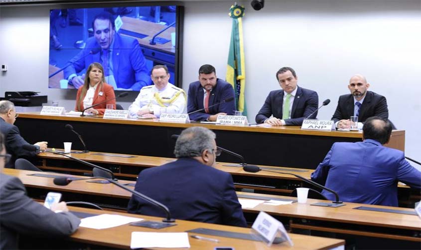 Ibama diz que não sabe quanto óleo ainda falta chegar às praias