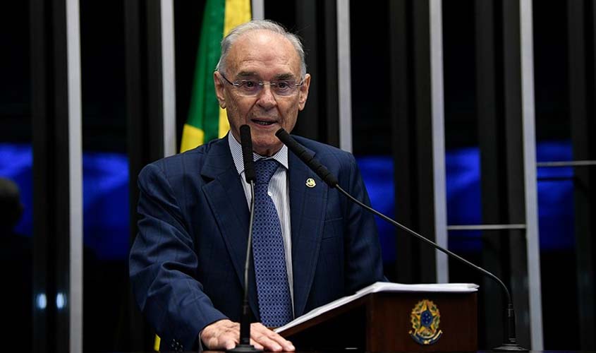 Morre o senador Arolde de Oliveira, aos 83 anos, vítima de covid-19  