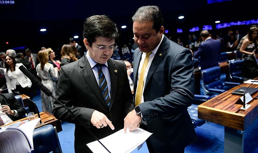 Partidos vão ao STF contra decisões do governo sobre vacinação contra covid-19  